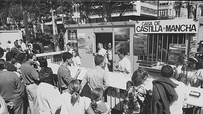 ¿Cuál fue el primer escenario de la Feria del Folclore y la Gastromomía, las famosas casetas regionales? 