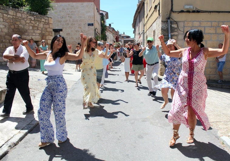 Los cobeños disfrutan de sus Fiestas Patronales en honor a San Román