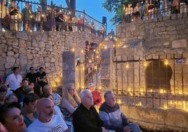 Las velas protagonizaron la noche en Baños de Cerrato.