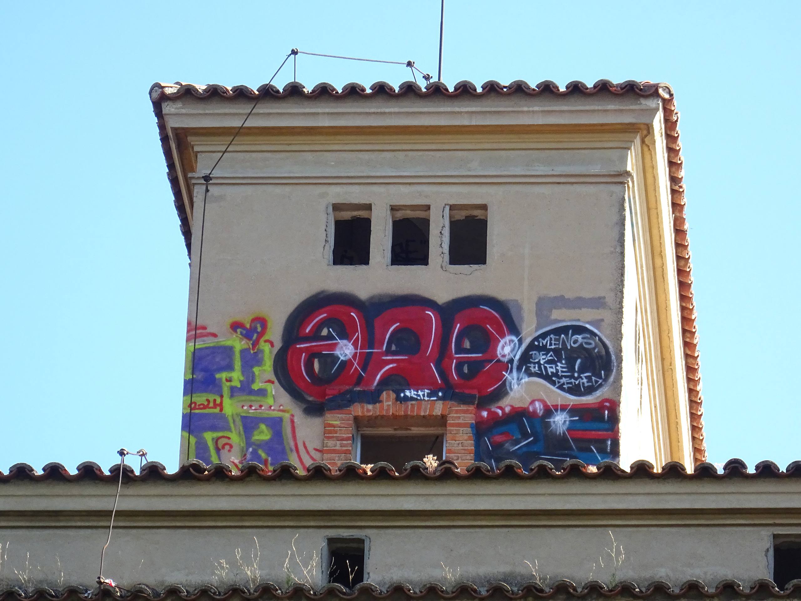 El estado del silo abandonado de la avenida de Gijón, en imágenes