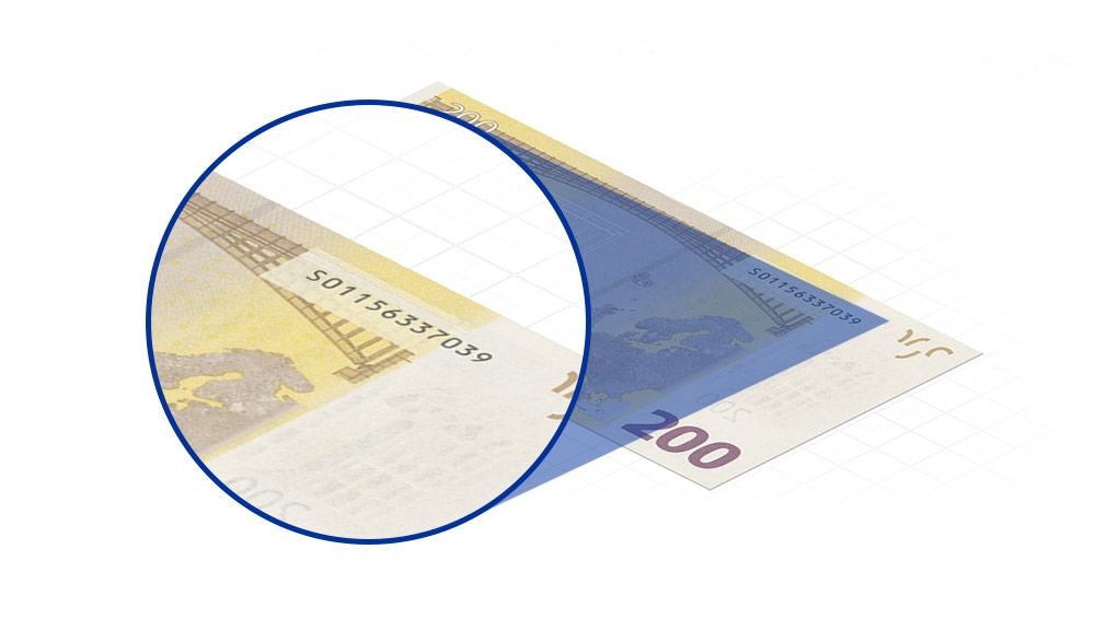 Numeración en un billete de doscientos euros.