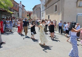 Bailes en Cobos de Cerrato en honor a San Román.