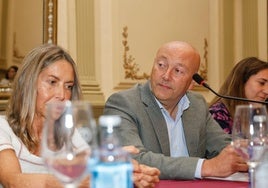 Palencia arropa a Luis Calderón en su estreno como escritor