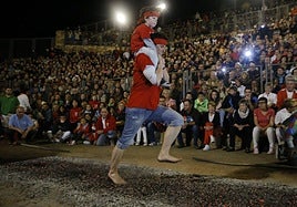 Ritual del fuego en San Pedro Manrique (Soria)