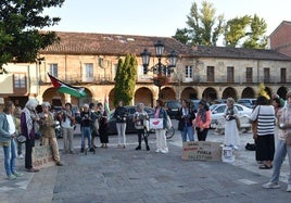 'Cacerolada' en favor del pueblo palestino llevada a cabo en Aguilar.