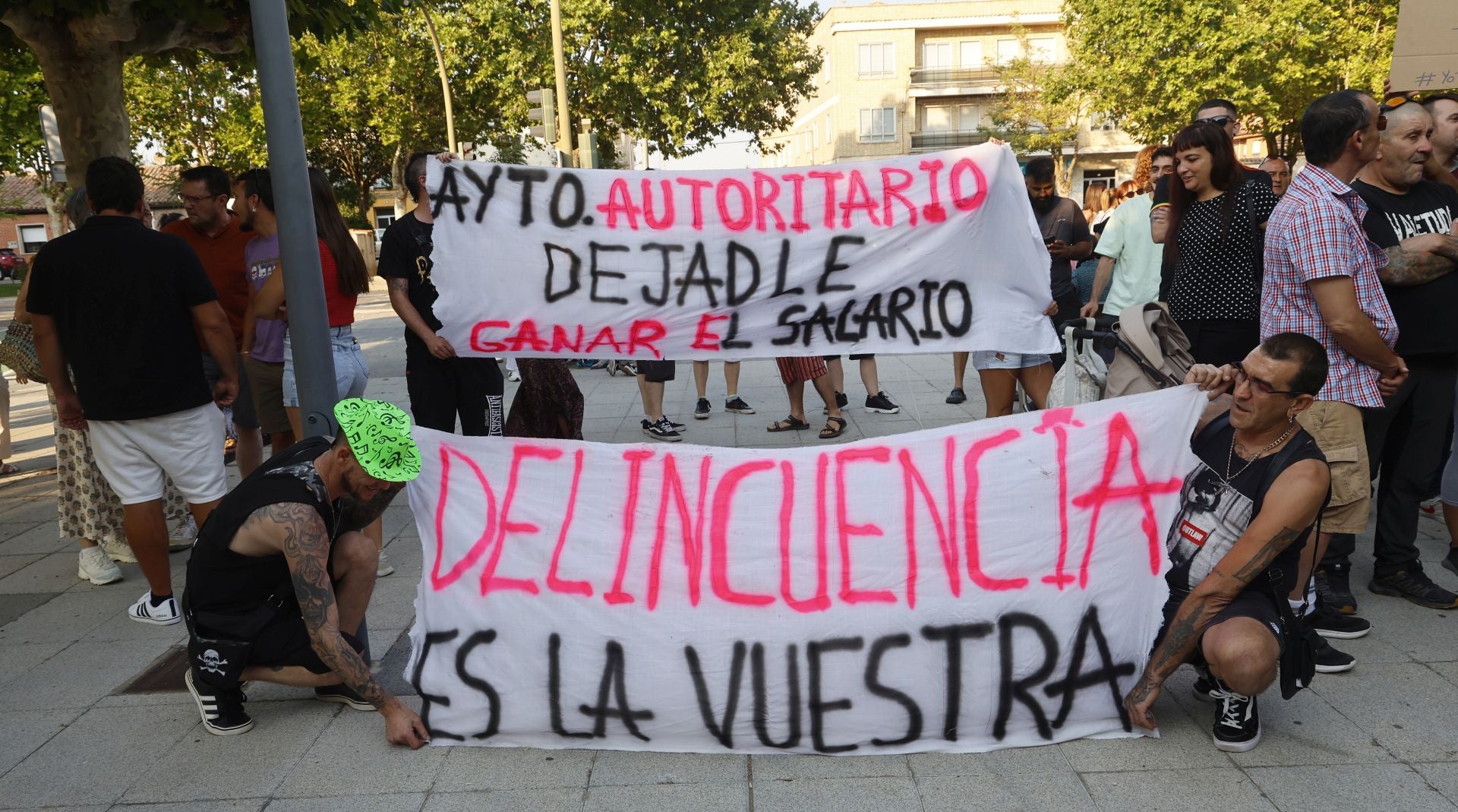 Venta de Baños apoya a un hostelero expedientado