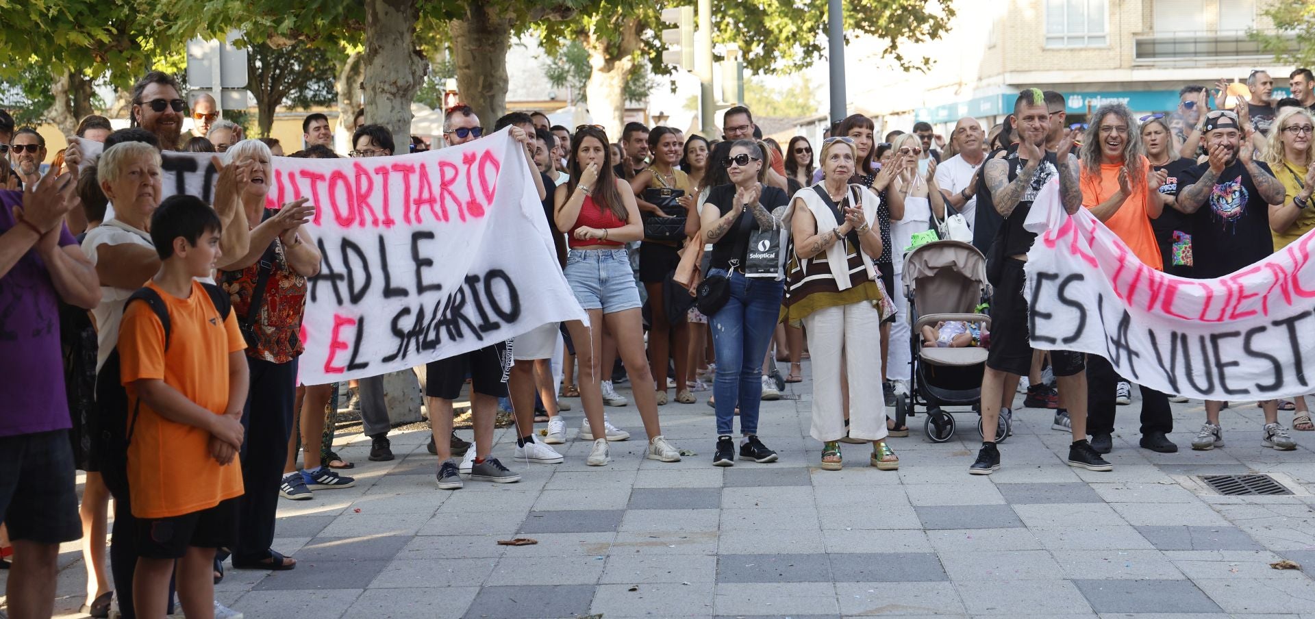 Venta de Baños apoya a un hostelero expedientado