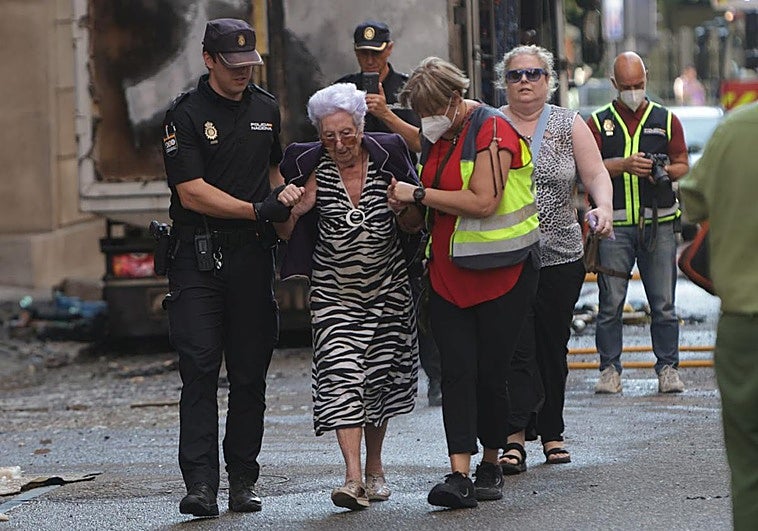 Explosión de gas en la calle regimiento de Toledo.