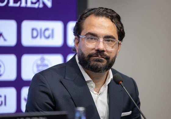 Víctor Orta, en la sala de prensa del estadio.