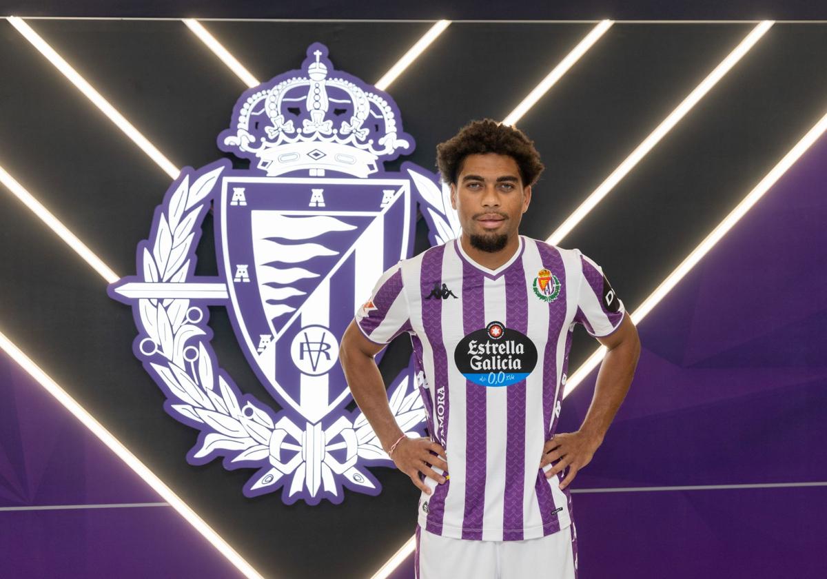Ponceau, en su presentación como jugador del Real Valladolid.