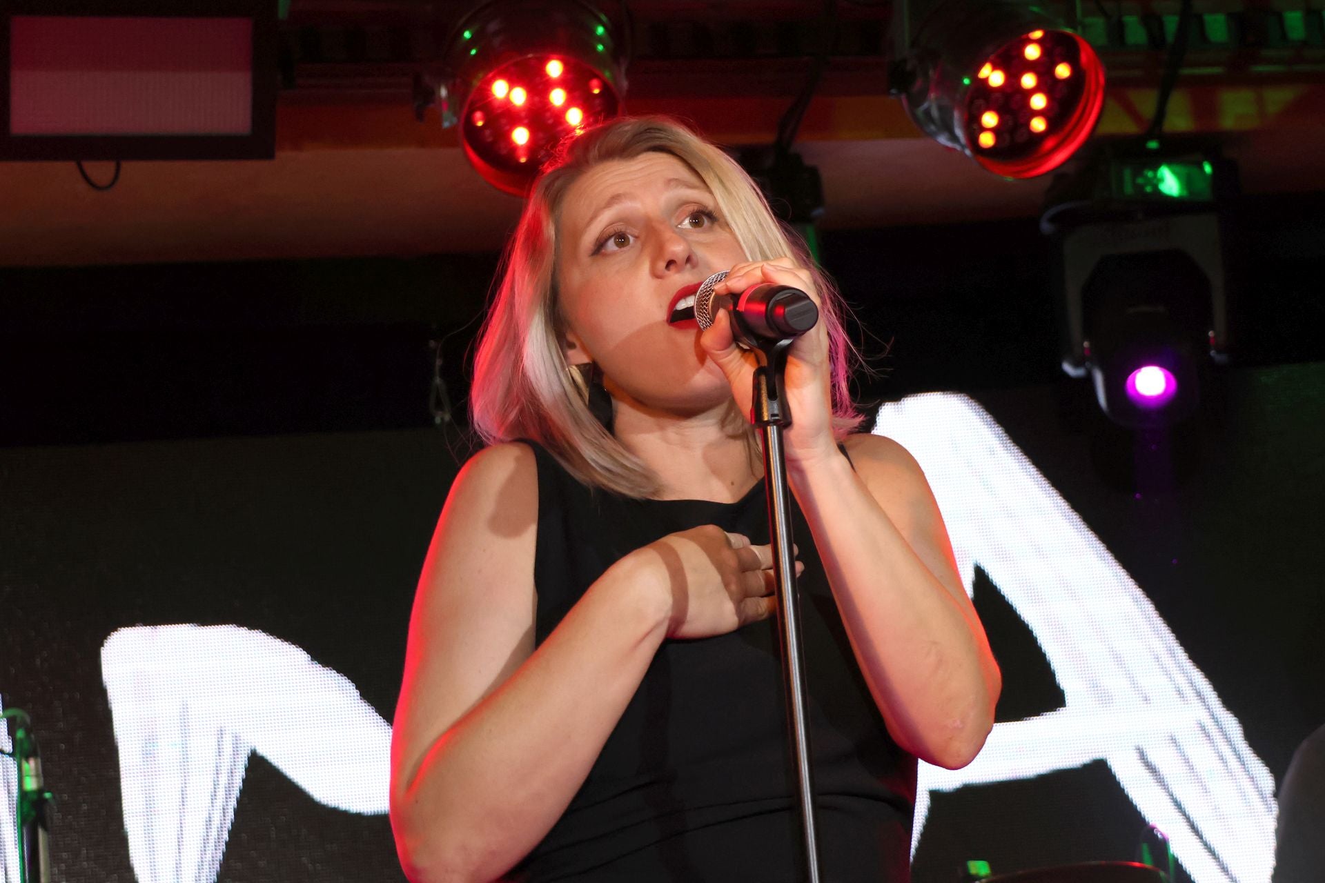 Vilma en la final del concurso Summer is Music.