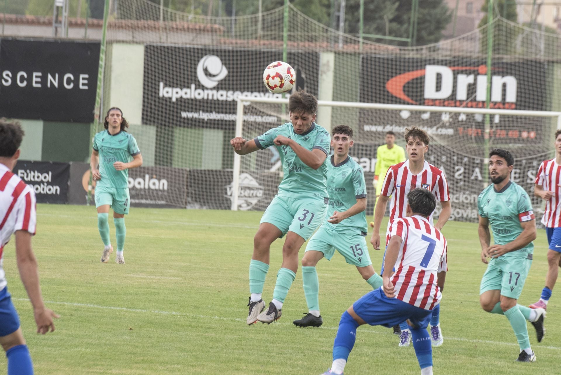 El debut de la renovada Segoviana, en imágenes