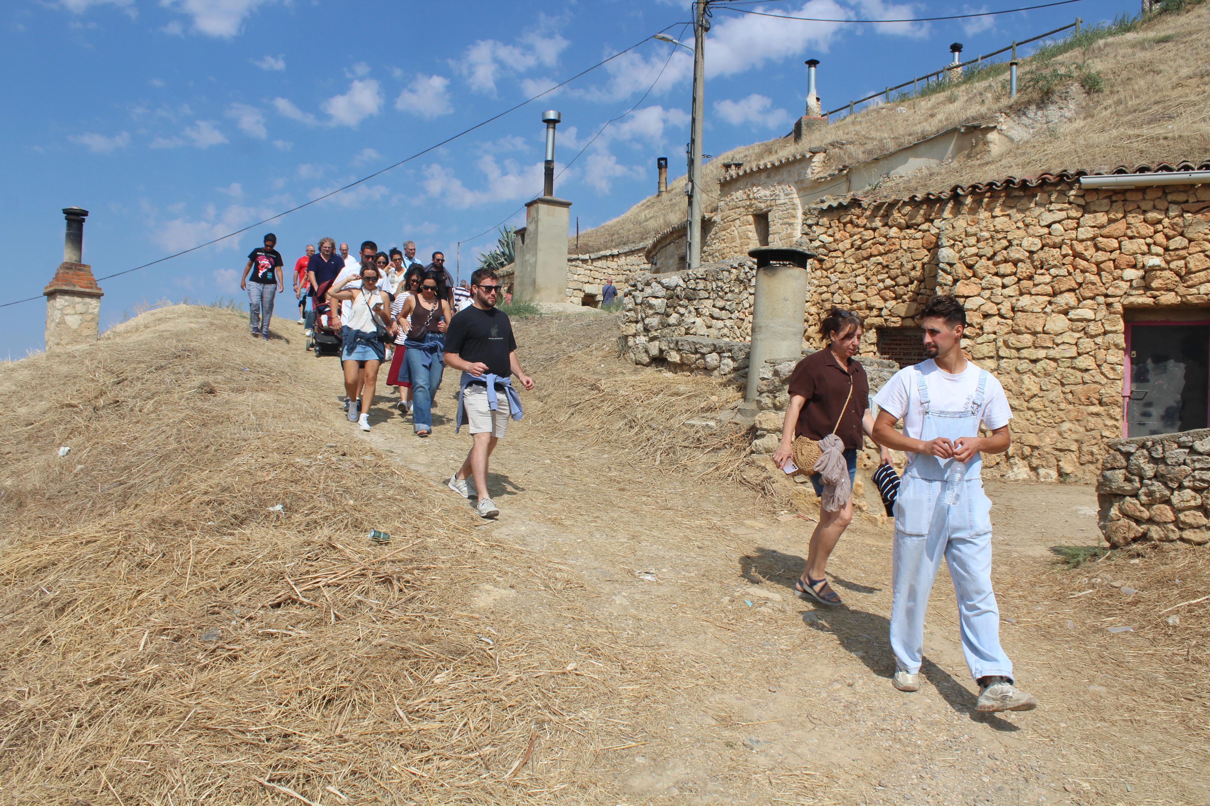 XI Ruta Guiada por las Bodegas y Cuevas de Dueñas