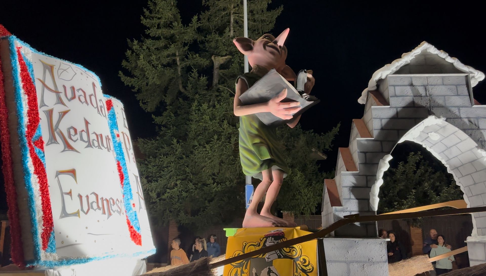 El prólogo del desfile en Herrera, otro nocturno