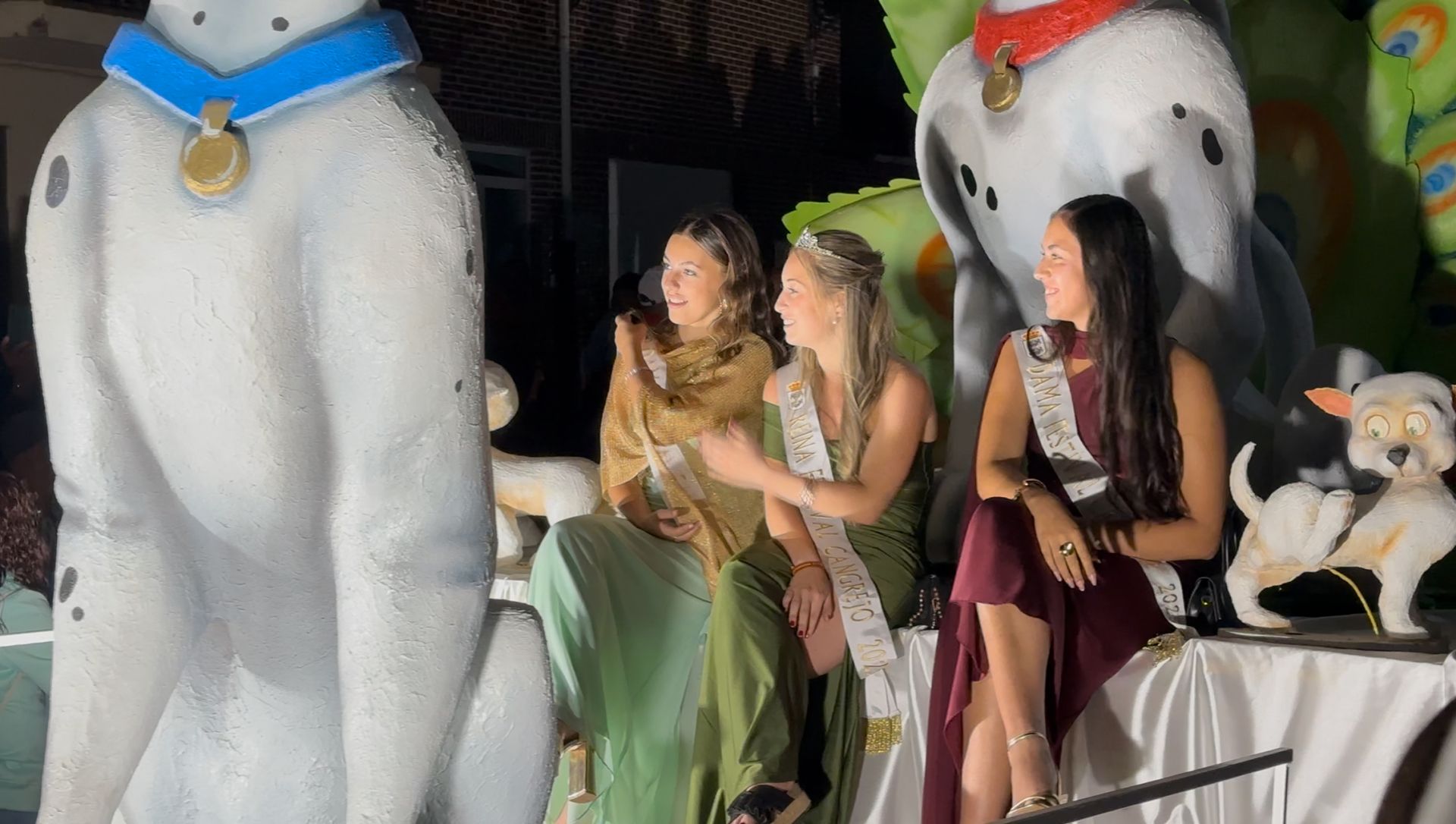 El prólogo del desfile en Herrera, otro nocturno