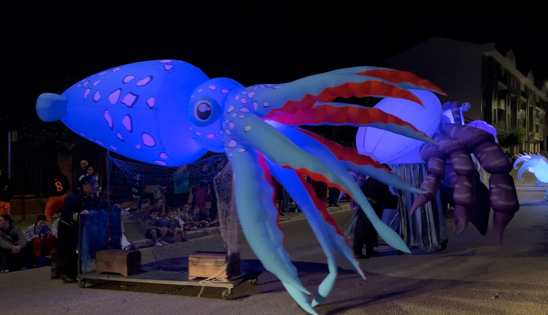 El prólogo del desfile en Herrera, otro nocturno