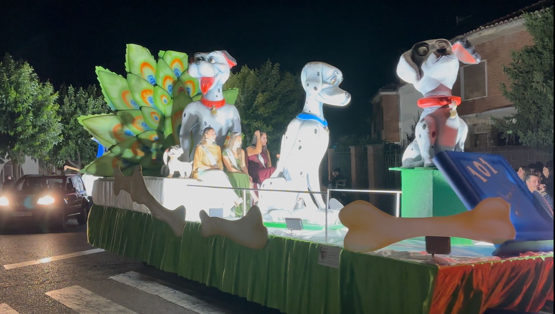 El prólogo del desfile en Herrera, otro nocturno