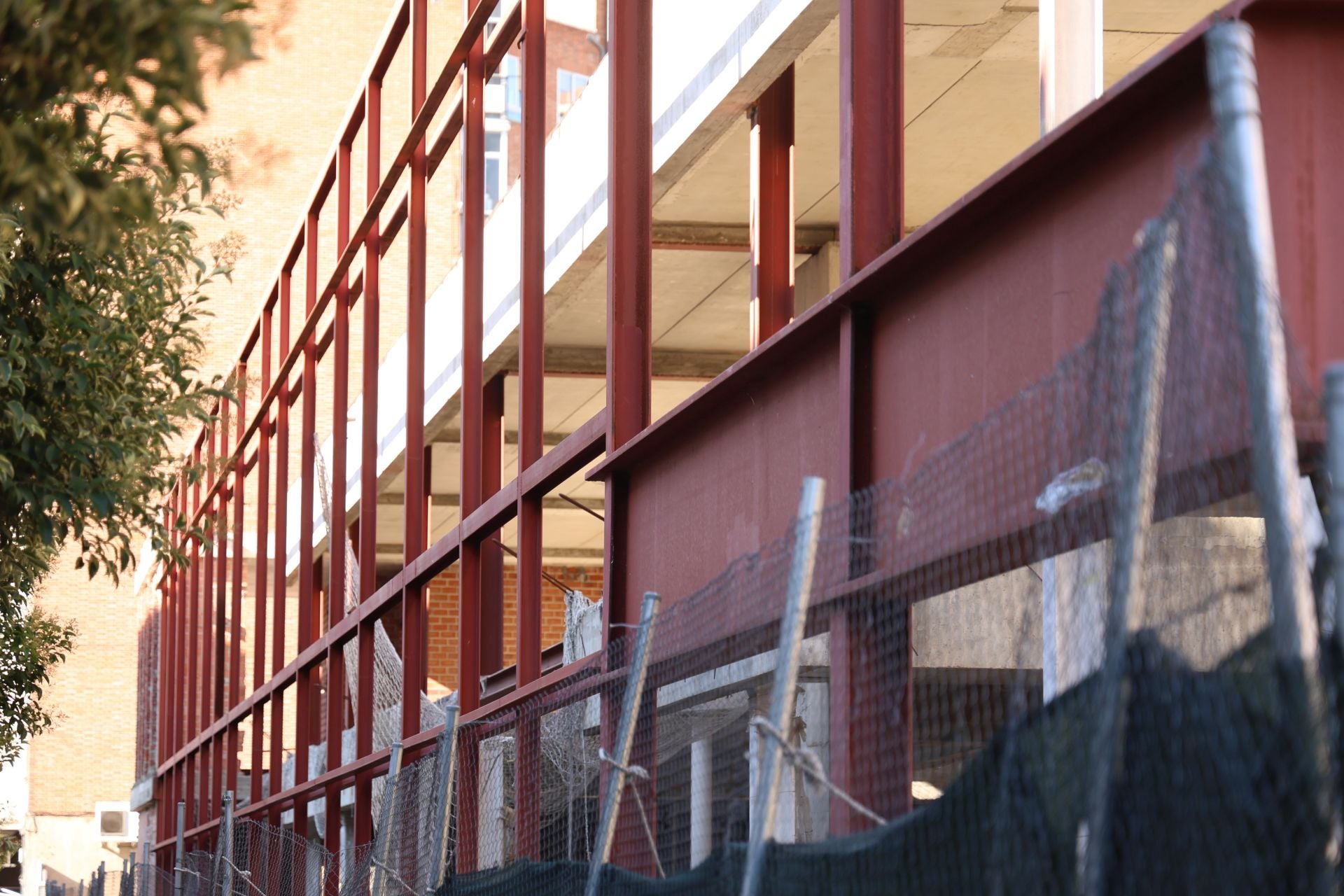 Estado de las obras en el solar del antiguo colegio San Juan de la Ctruz