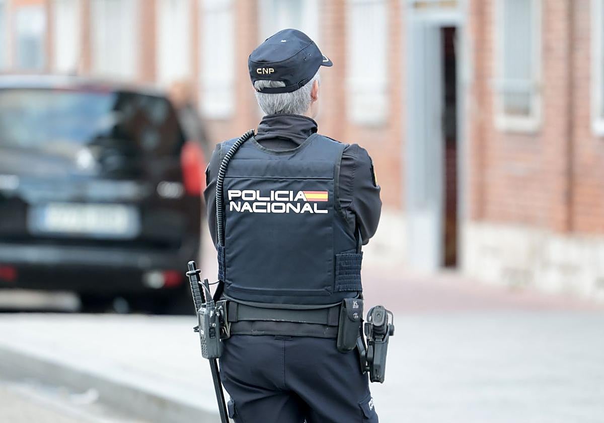 Agente de la Policía Nacional en Valladolid, en imagen de archivo.