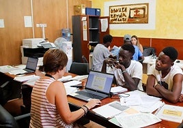 Algunos participantes en el programa, en una actividad.