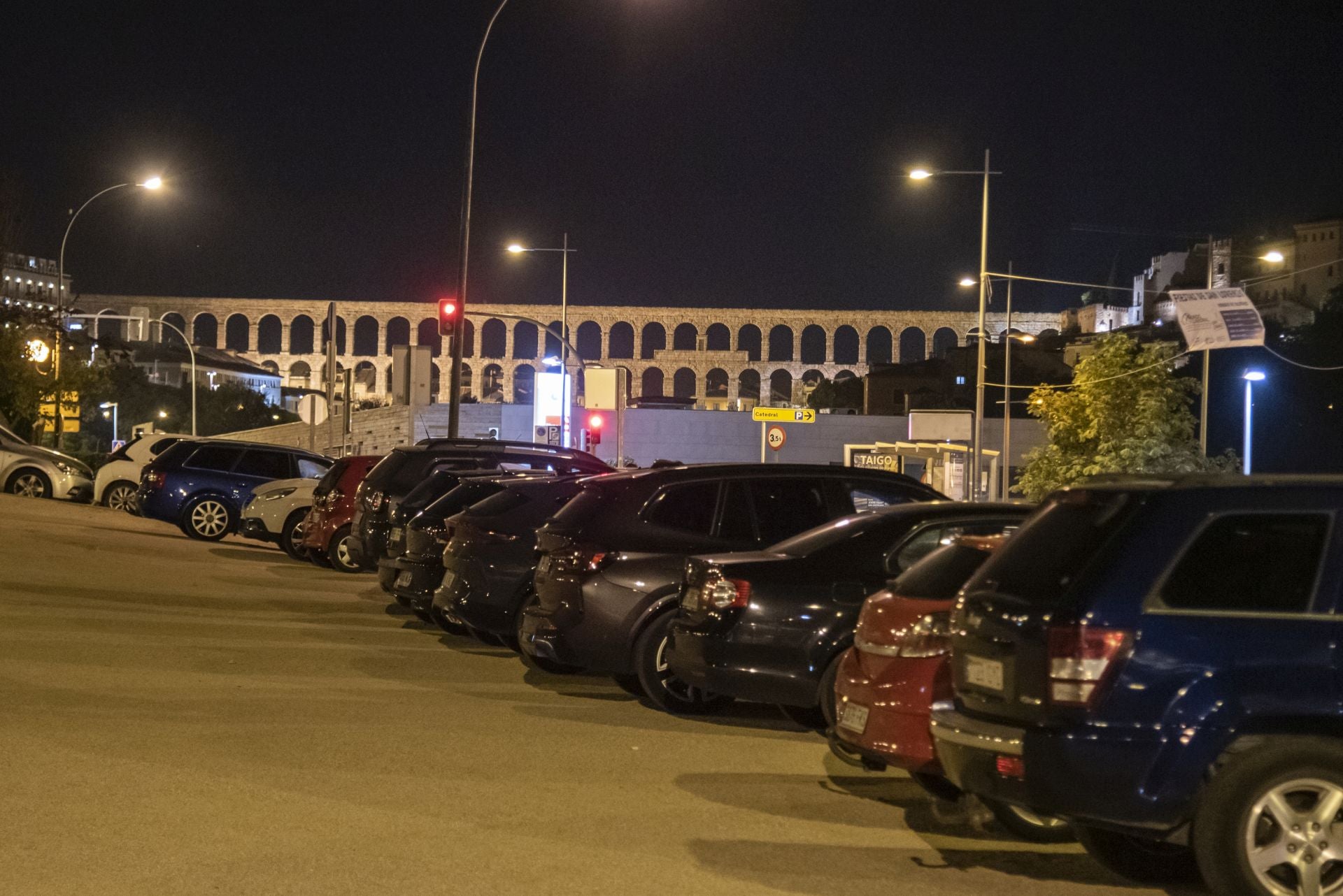 Fotos del aparcamiento espontáneo entre Vía Roma y San Gabriel