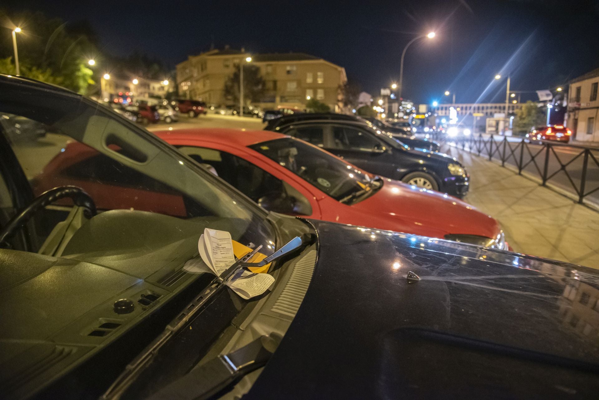 Fotos del aparcamiento espontáneo entre Vía Roma y San Gabriel