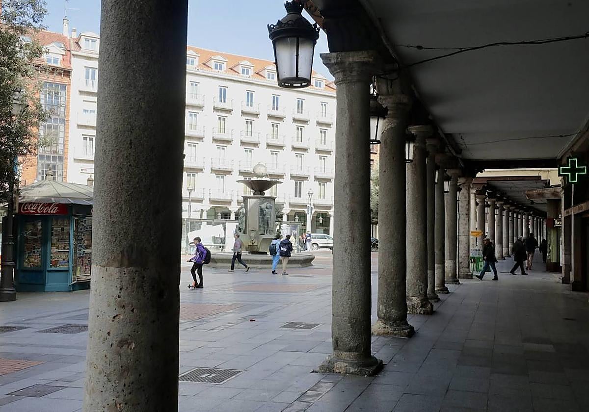 Imagen de archivo de la plaza Fuente Dorada.