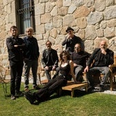 Marcos Fernández Fermoselle, segundo por la izquierda, con su grupo Red Moon Yard.