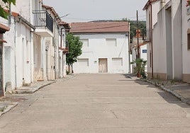 Calle de San Bernardo, uno de los tres pueblos creados en Valladolid a partir del Instituto Nacional de Colonización.