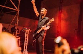 Ander Shinova, bajista y cofundador del grupo.