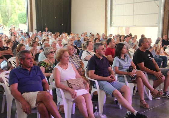 Público asistente a la primera jornada del Almuenza Folk.