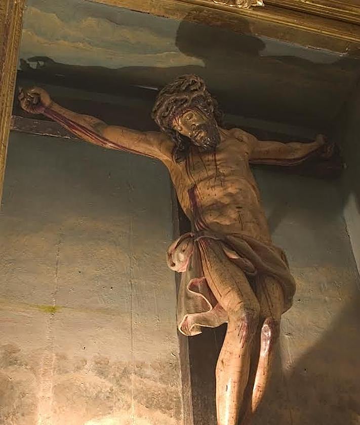 Imagen secundaria 2 - Portada de la iglesia del convento. Cuadro de El Greco e imagen del Cristo Cruficicado de Francisco de Rincón.