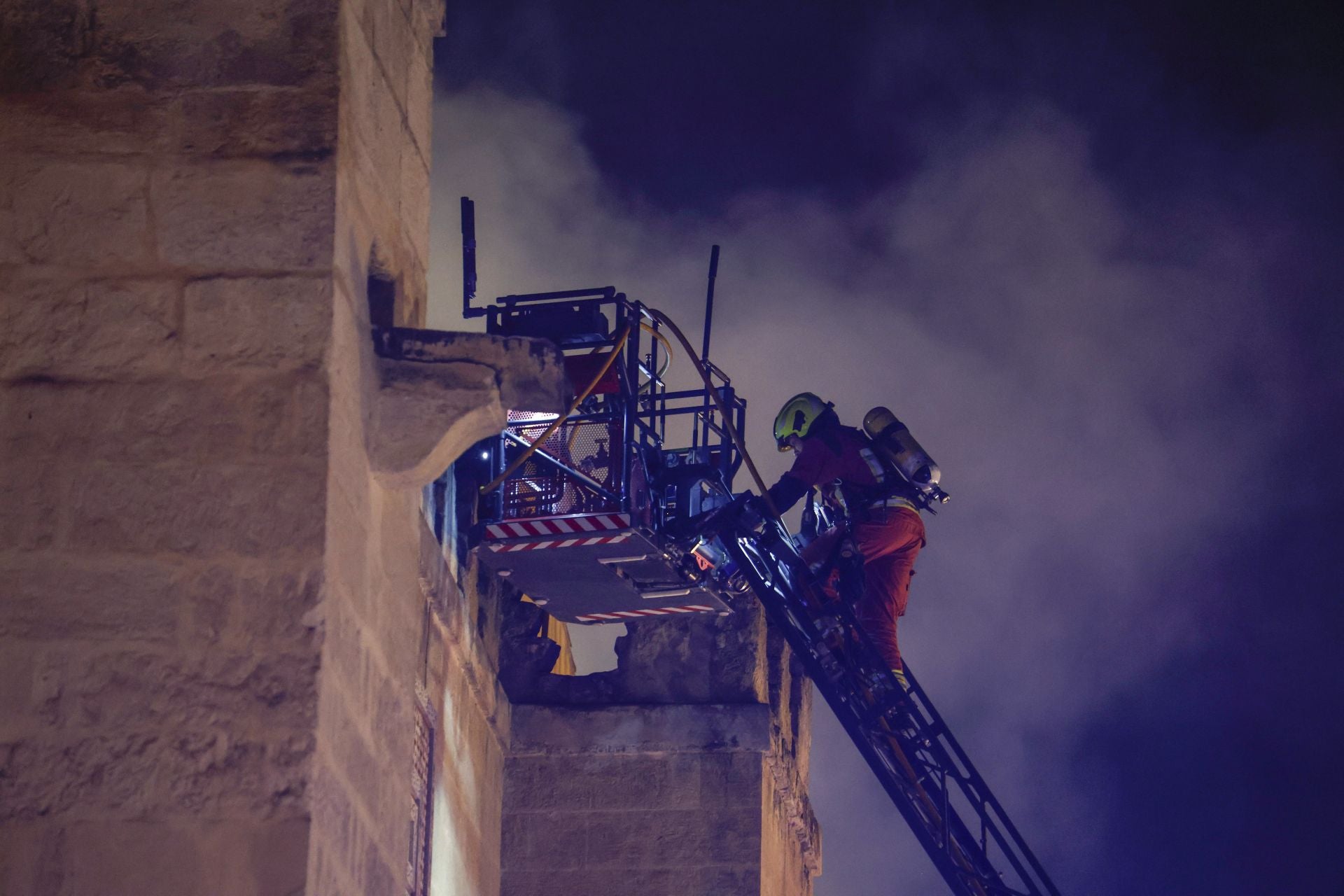 Las imágenes del incendio en la Mezquita de Córdoba