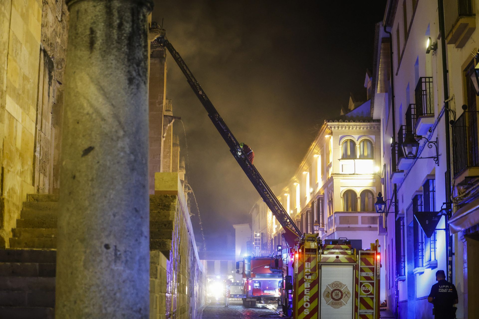 Las imágenes del incendio en la Mezquita de Córdoba