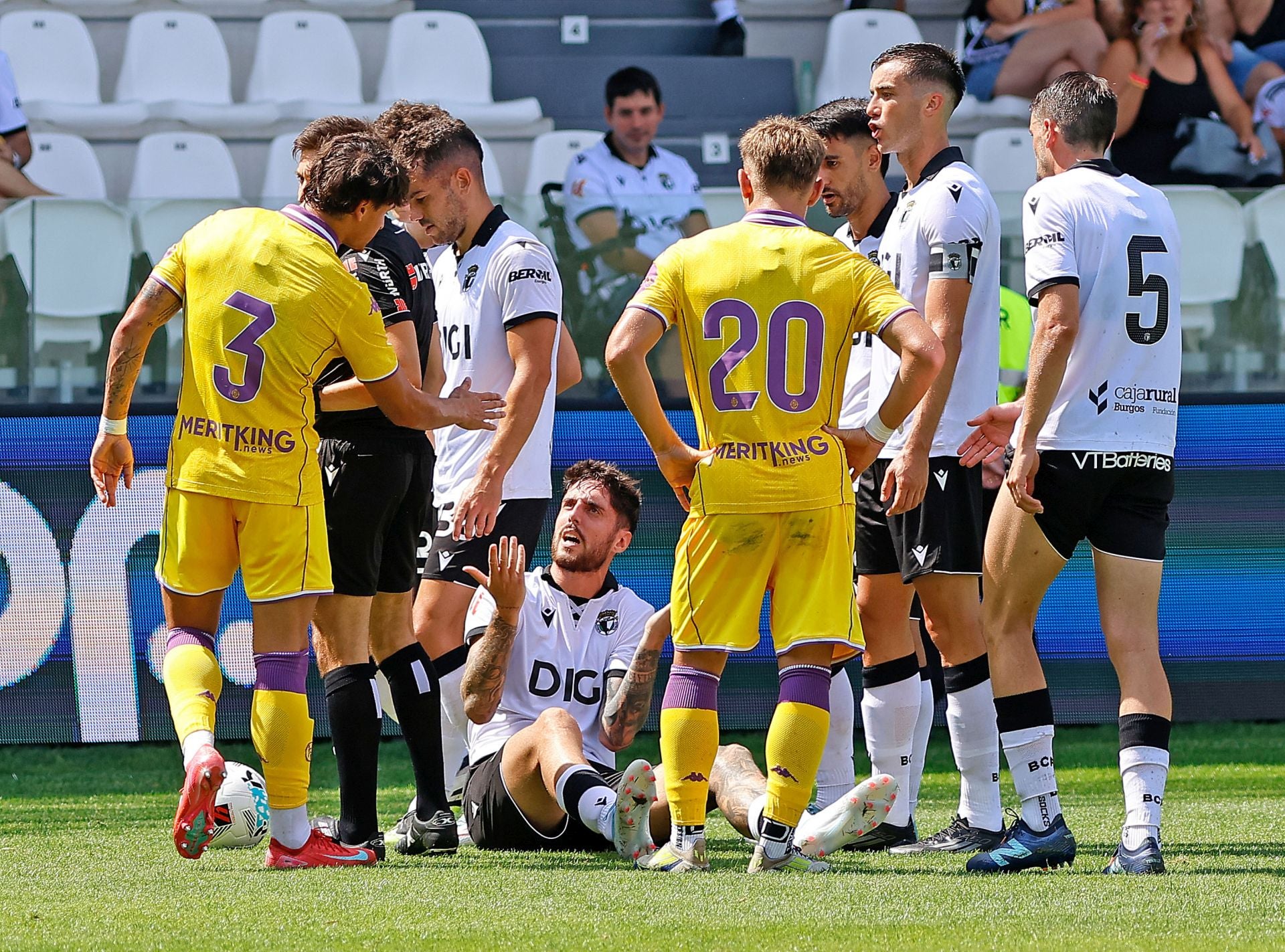 El partido del Real Valladolid contra el Burgos, en imágenes