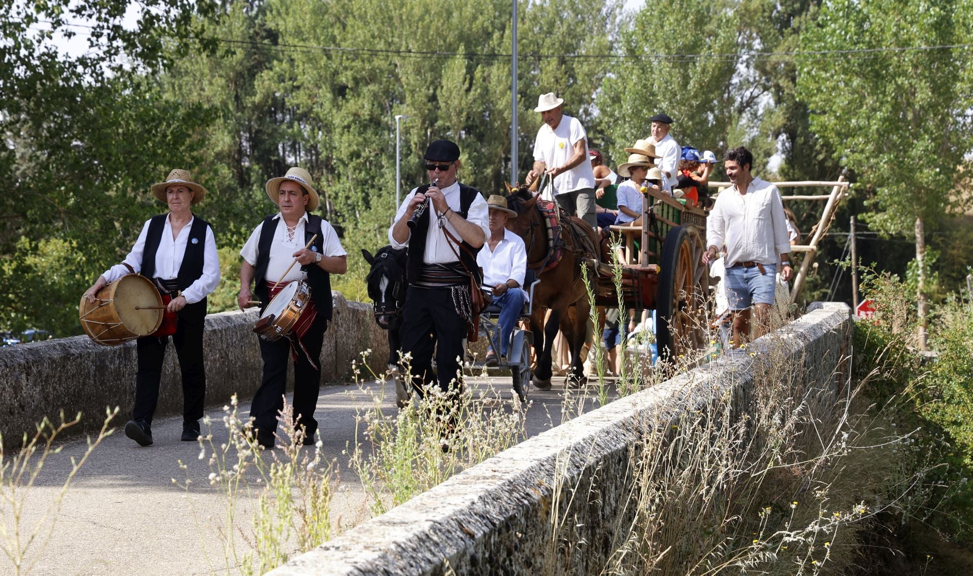 Castrillo de Villavega retrocede al pasado con la Fiesta de la Trilla