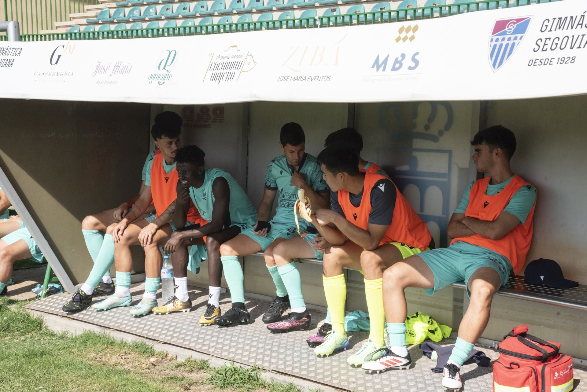 Fotos del partido entre la Segoviana y el Rayo Majadahonda