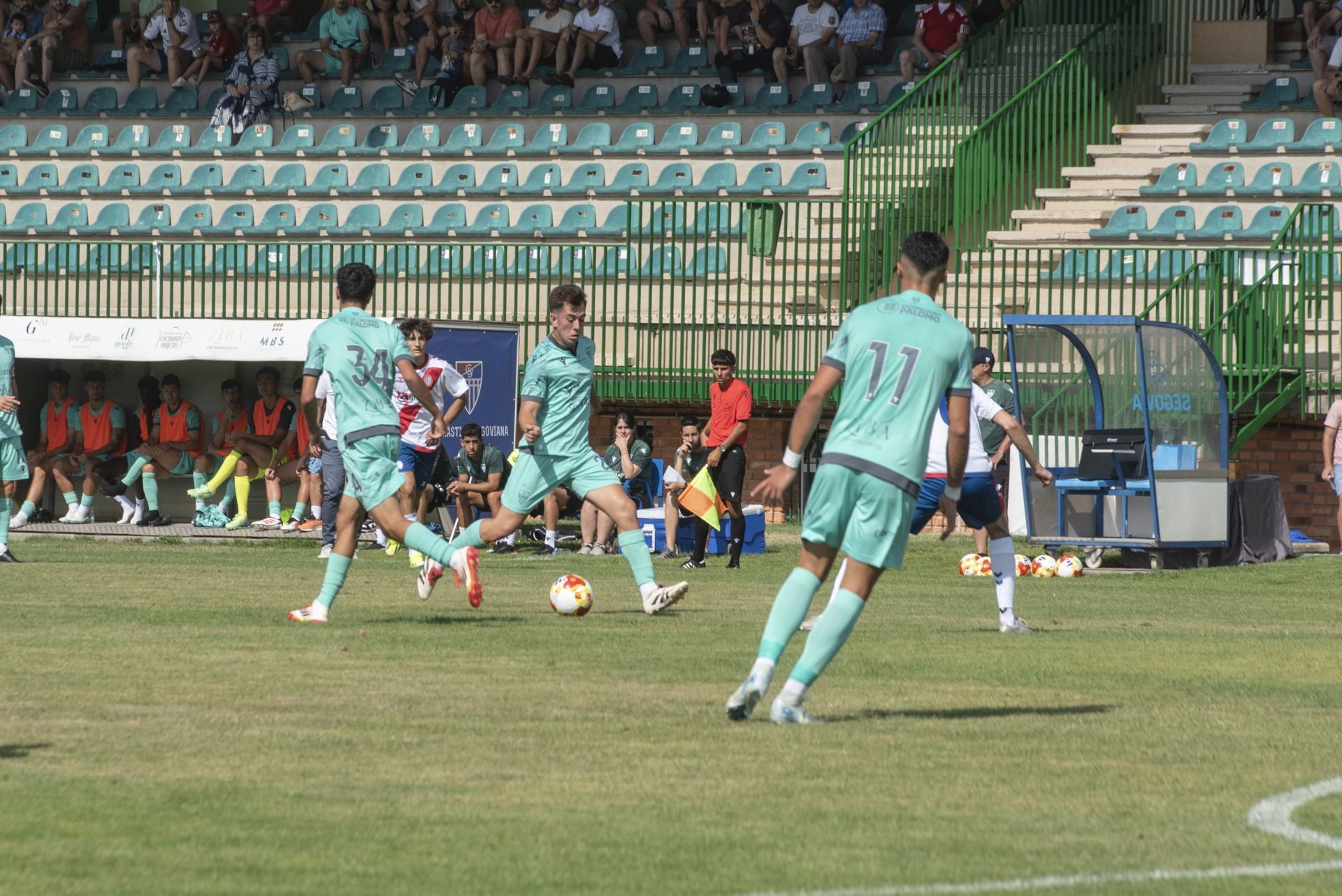 Fotos del partido entre la Segoviana y el Rayo Majadahonda