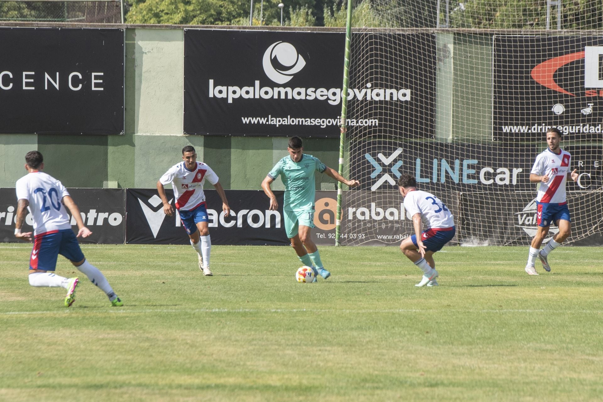 Fotos del partido entre la Segoviana y el Rayo Majadahonda