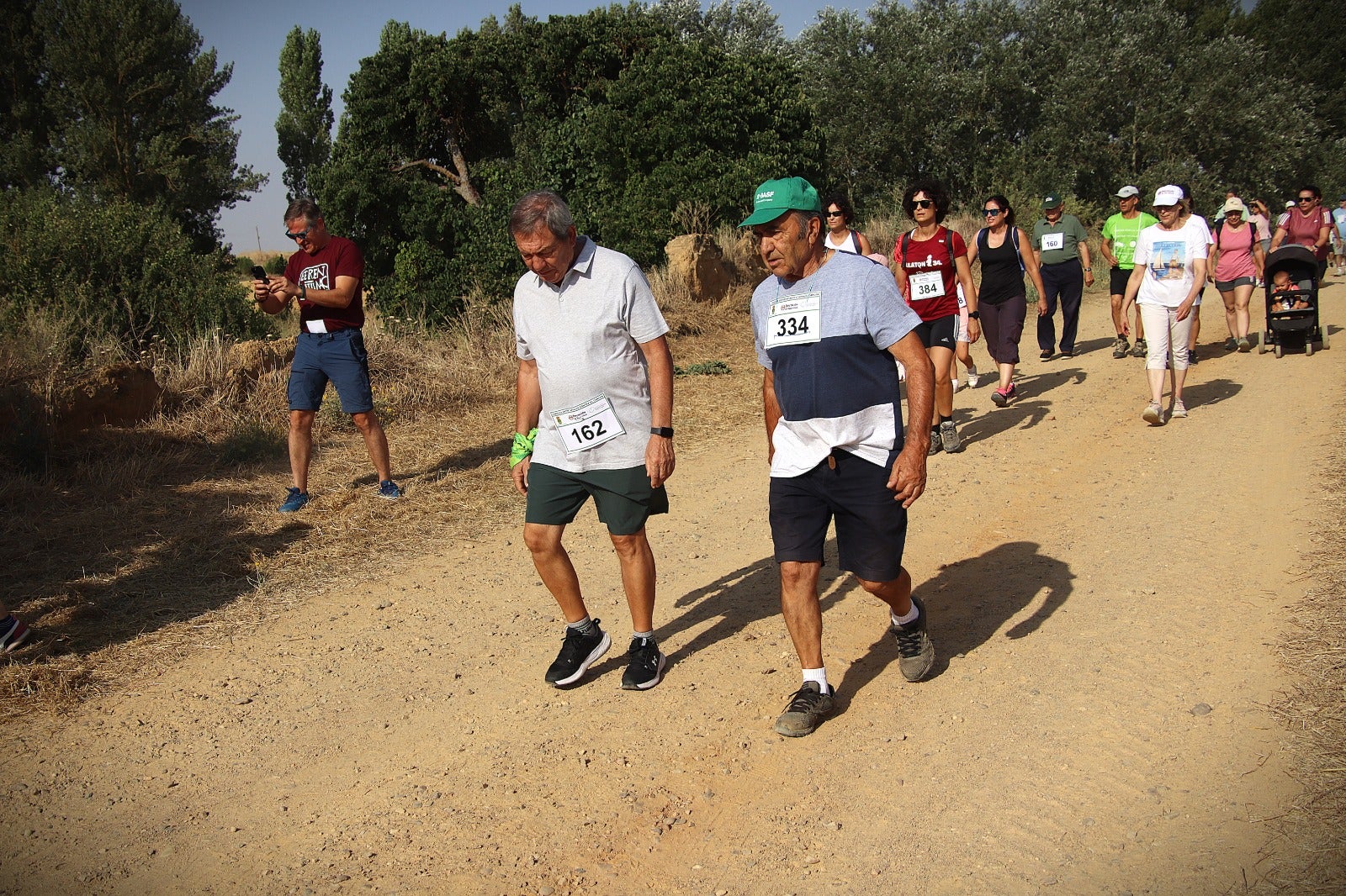 Seis pueblos de Tierra de Campos se unen en la quinta macha contra el cáncer Entre tapiales
