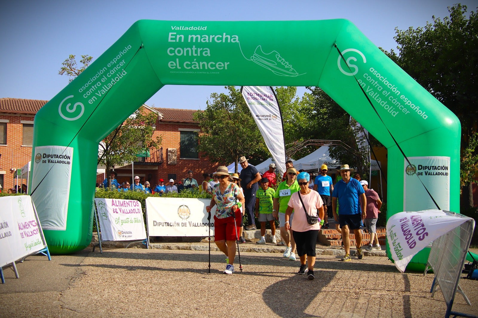 Seis pueblos de Tierra de Campos se unen en la quinta macha contra el cáncer Entre tapiales