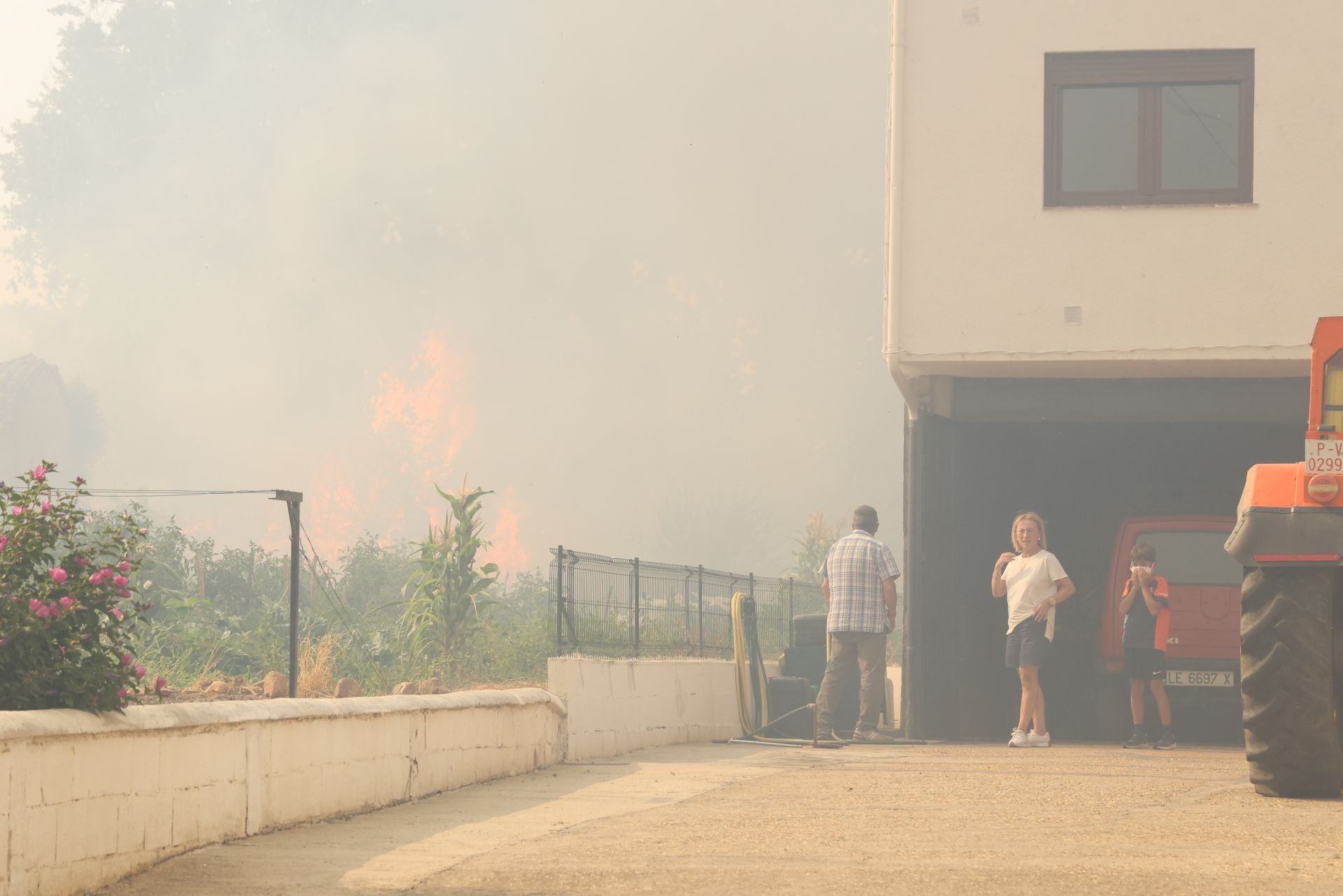 El incendio de Congosta, en imágenes