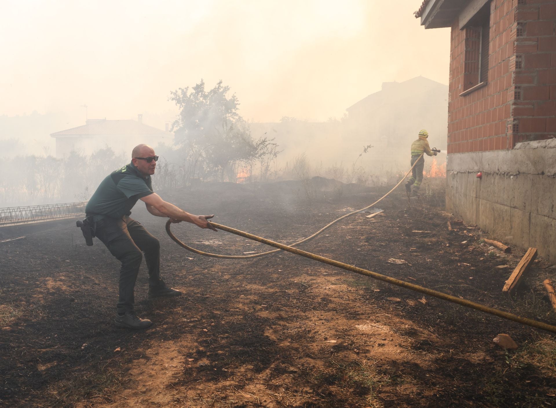 El incendio de Congosta, en imágenes