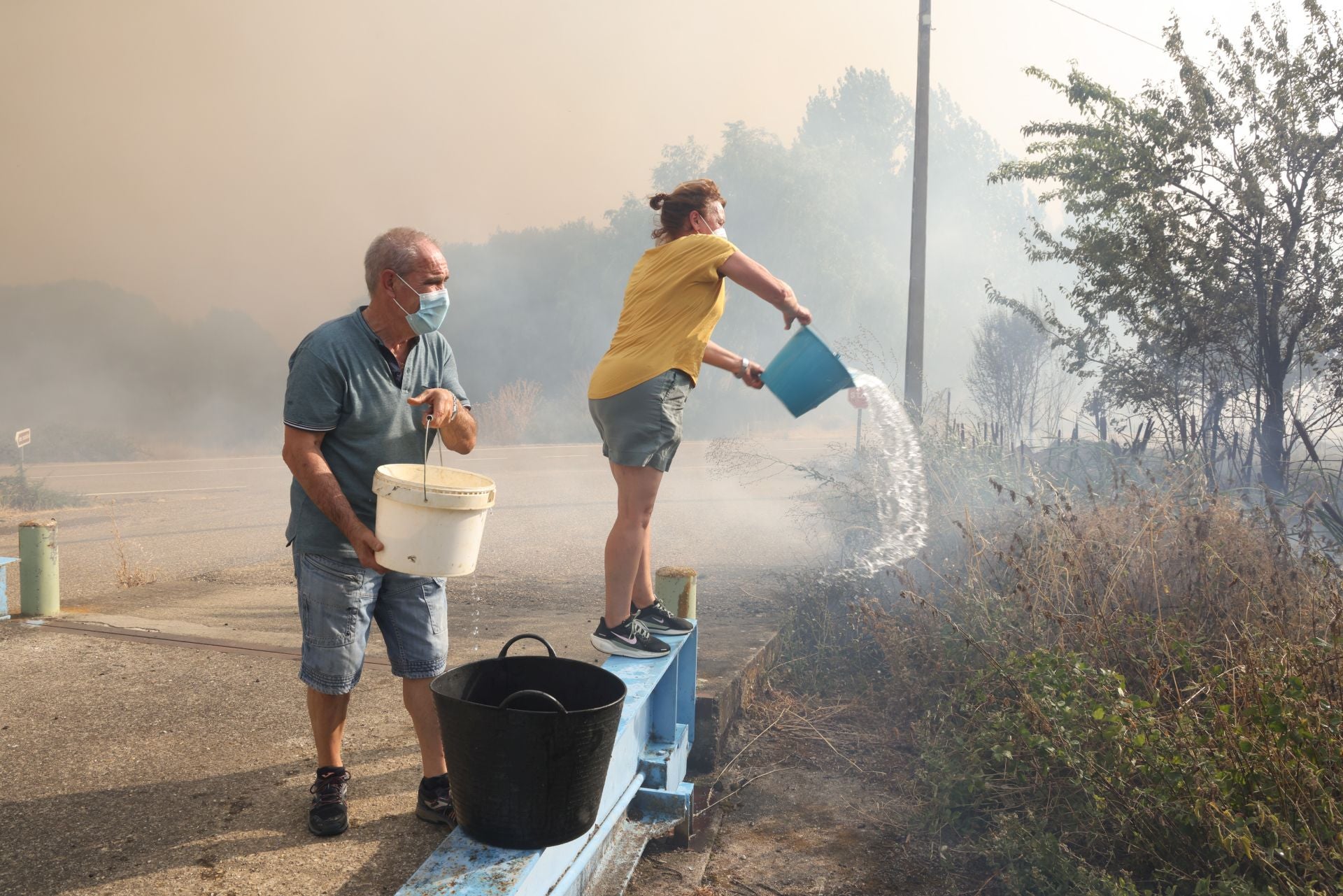 El incendio de Congosta, en imágenes