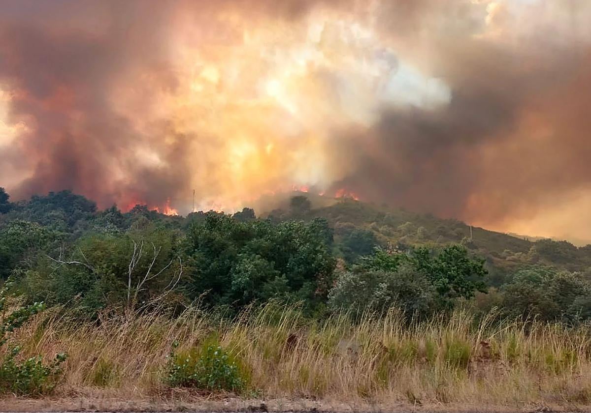 Las imágenes del incendio en Las Médulas
