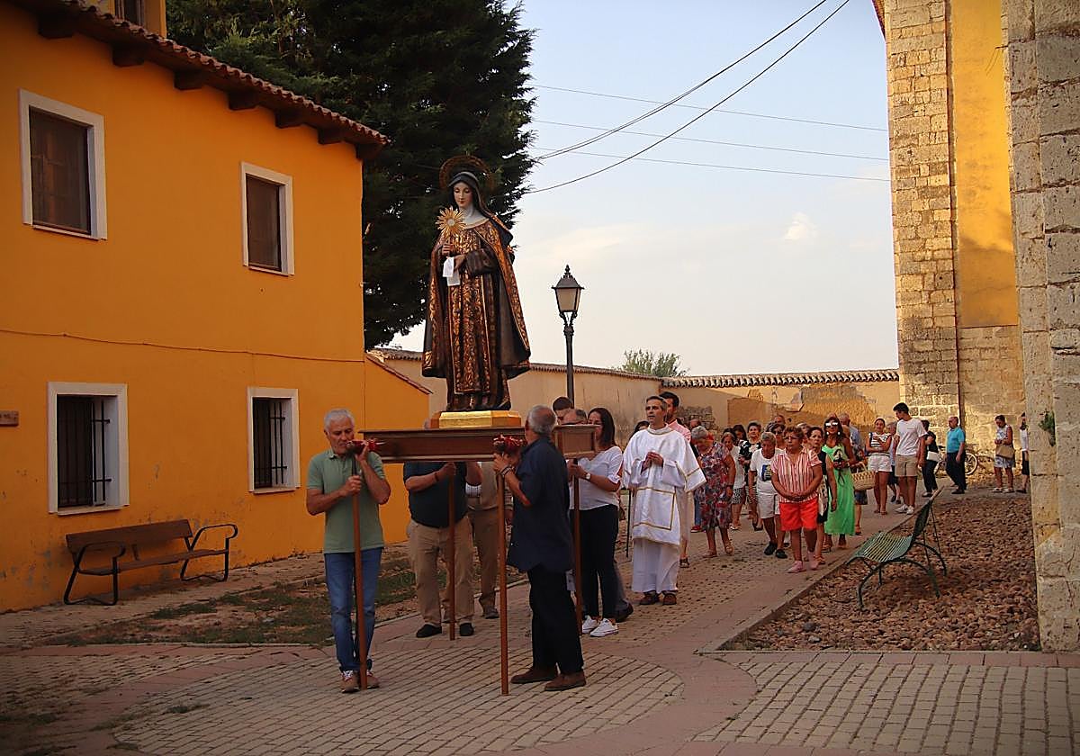 La procesión de Santa Clara de Rioseco se celebró en el antiguo convento de clarisas