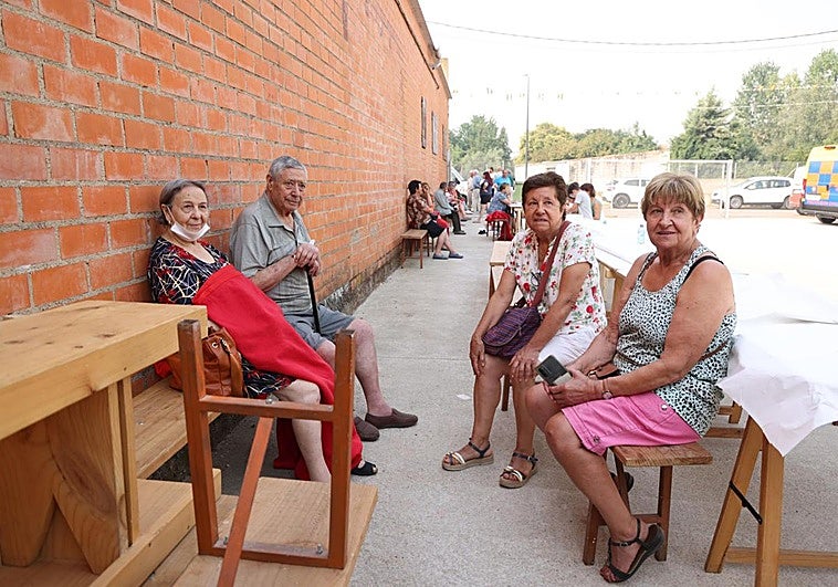Vecinos evacuados de Molezuelas.