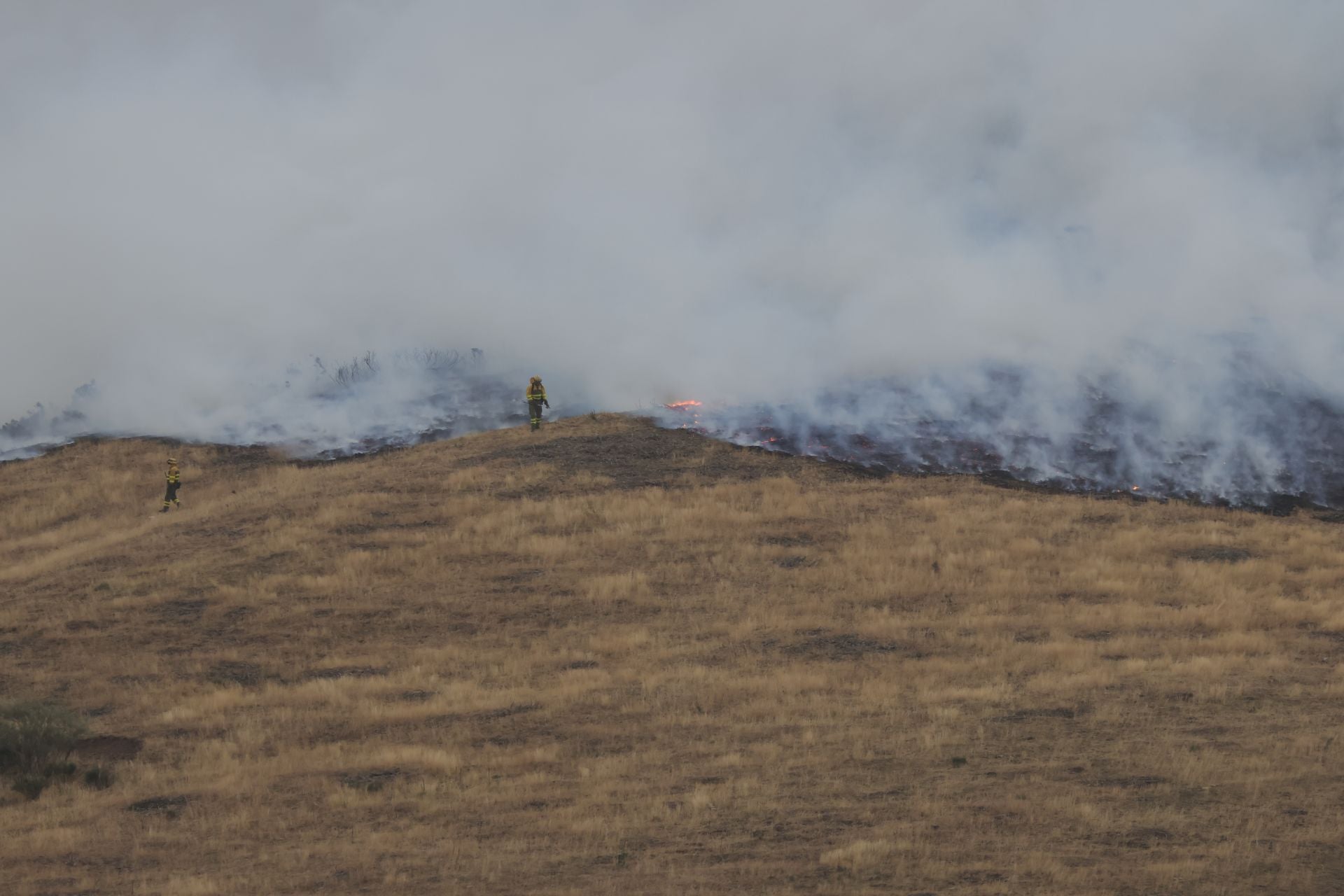 El fuego, de cerca en Peña Carazo, en la Montaña Palentina