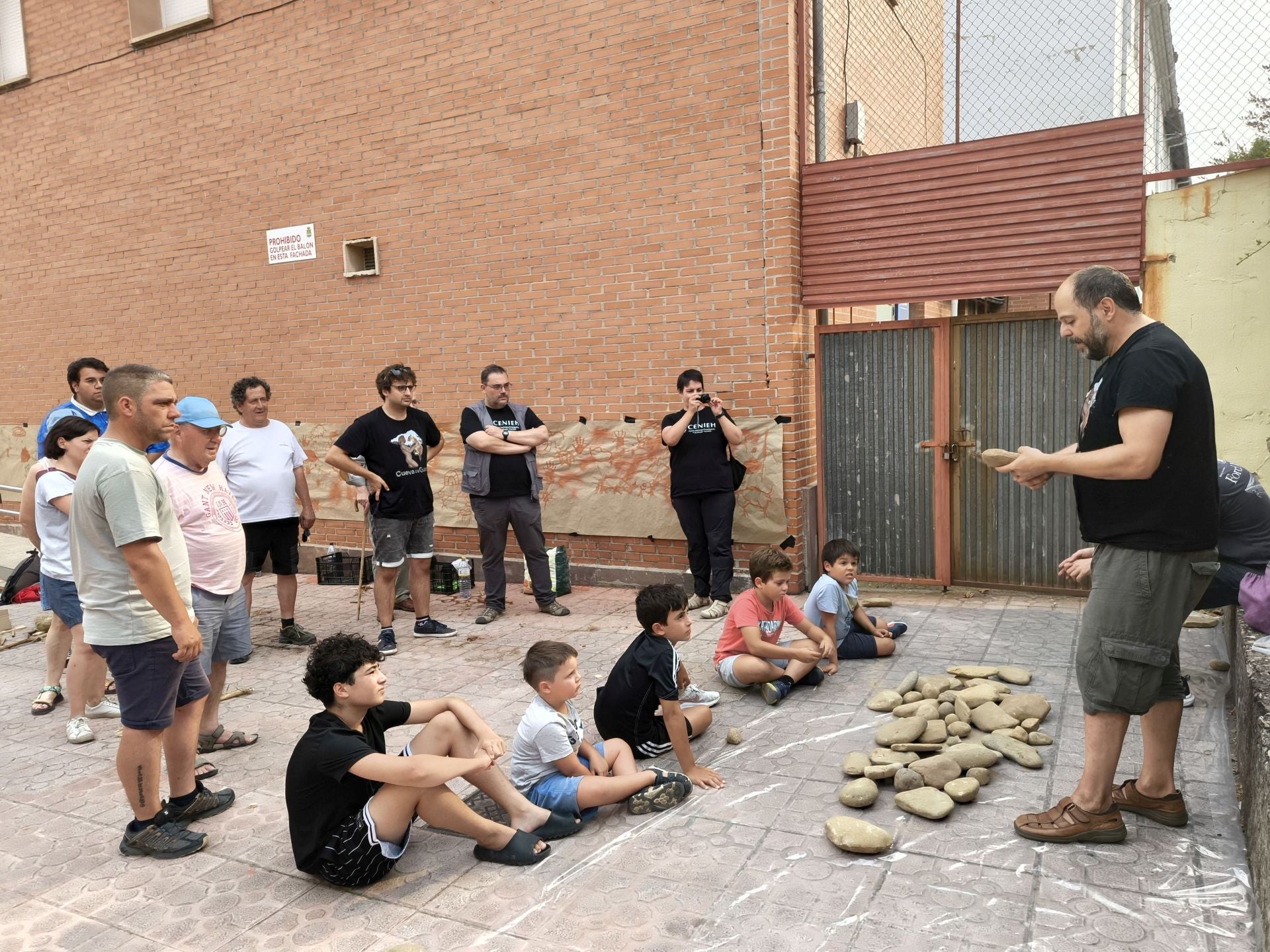 El vínculo de Santibáñez de la Peña con la Cueva Guantes