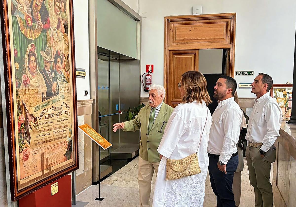 Exposición de carteles taurinos históricos en el Palacio Provincial.